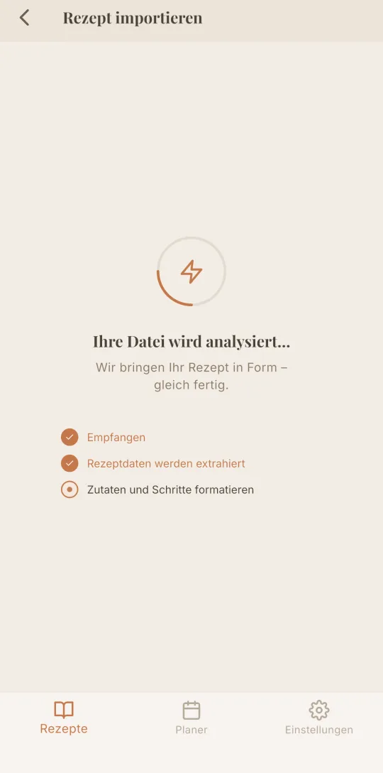 Der Import-Screen von Cookfolio, die KI extrahiert ein Rezept aus einem Link oder einer Datei.